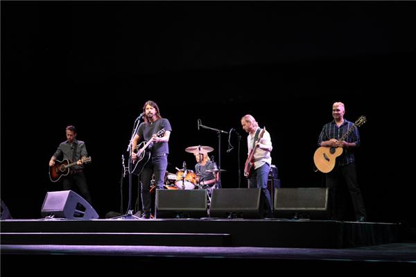 Il Keynote si è concluso con un piccolo concerto dei Foo Fighters